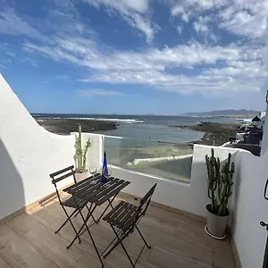 https://acogedora-casa-con-vistas-al-mar.in-canary-islands.com
