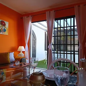 https://casa-la-molina.in-canary-islands.com